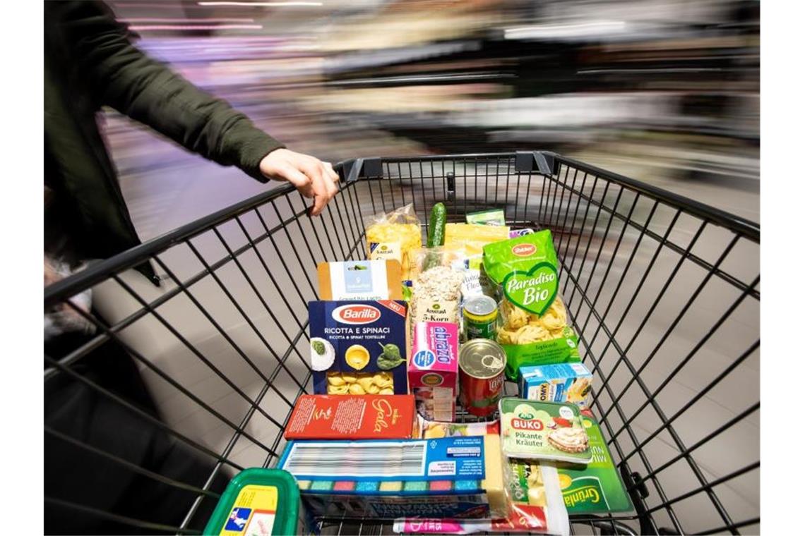 Beim Einkaufen wollen die Verbraucher in Deutschland nicht nur billig einkaufen, sondern beim Shoppen auch noch Zeit sparen. Foto: Fabian Sommer