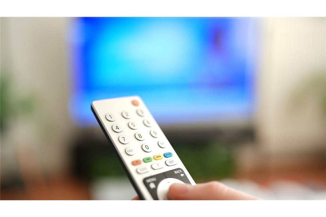 Beim Fernsehkauf auf Raten sind Händlerfinanzierungen fast dreimal so teuer wie ein günstiger Bankkredit.
