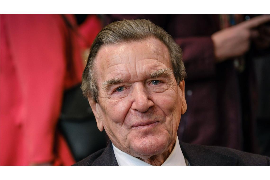 Ausschuss beharrt auf Aussage von Altkanzler Schröder – Anwalt empört Beim früheren Bundeskanzler Gerhard Schröder (SPD) wurde ein Burnout diagnostiziert. (Archivbild)