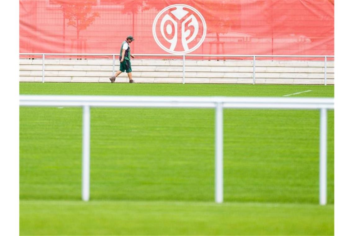 Keine weiteren positiven Corona-Fälle bei Mainz 05 Beim FSV Mainz 05 kann am Freitag wieder trainiert werden. Foto: Andreas Arnold/dpa