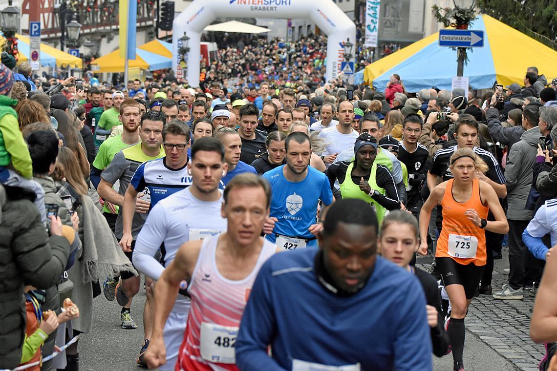 Backnanger Silvesterlauf: Erfolgsrezept wird noch etwas verfeinert Beim Hauptlauf über 10 Kilometer werden auch dieses Jahr bis zu 800 Frauen und Männer an den Start gehen. Foto: Tobias Sellmaier