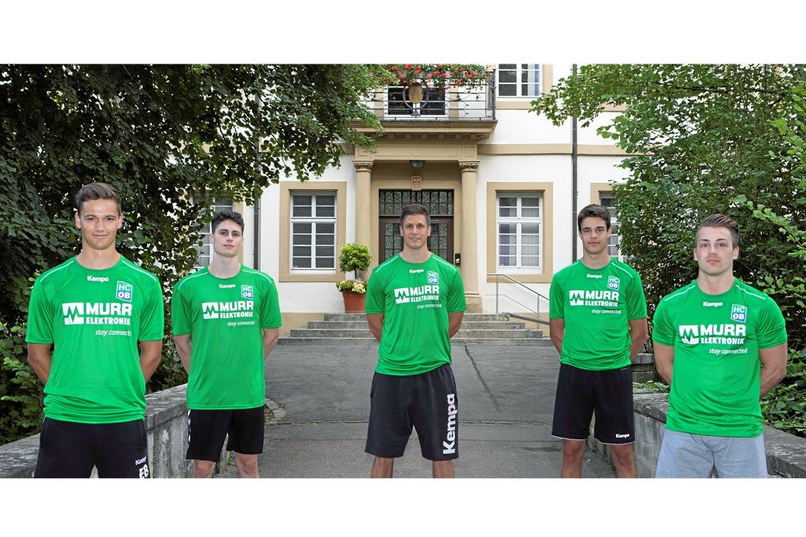 Beim HCOB-Trainingsauftakt am Start: Die Zugänge Eric Bühler, Isaiah Klein, Jürgen Müller, Lukas Rauh und Tobias Gehrke (von links).Foto: A. Becher