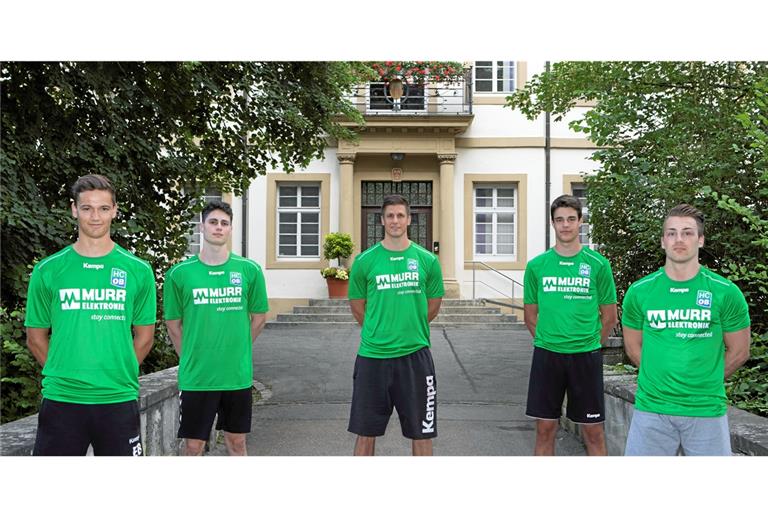 Beim HCOB-Trainingsauftakt am Start: Die Zugänge Eric Bühler, Isaiah Klein, Jürgen Müller, Lukas Rauh und Tobias Gehrke (von links).Foto: A. Becher