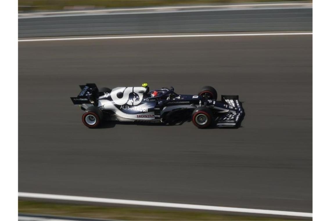 Bottas mit der Pole-Position, Hamilton startet von Rang elf Beim Istanbuler Abschlusstraining überraschend Schnellster: Alpha-Tauri-Pilot Pierre Gasly. Foto: Francisco Seco/AP/dpa