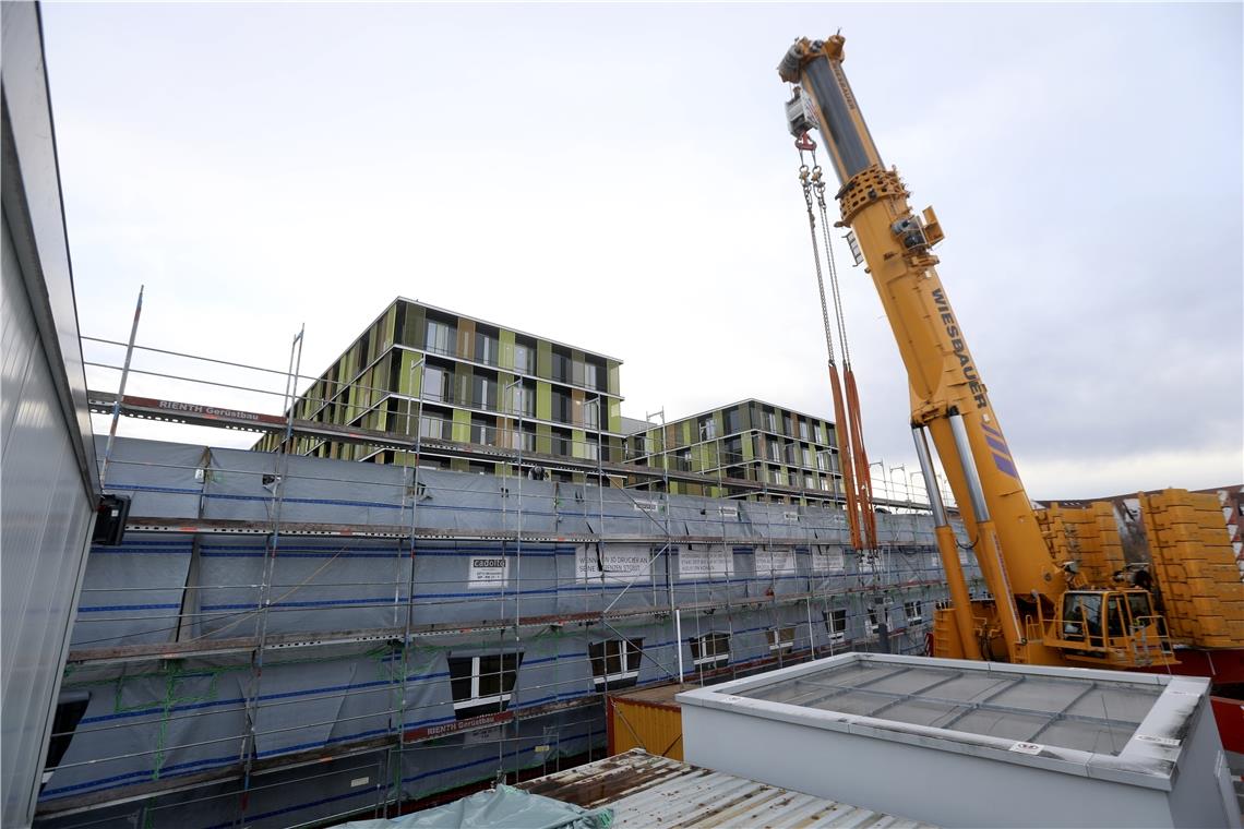 Beim Klinikum in Winnenden zieht der Landkreis eine Infektionsstation hoch. Foto: B. Büttner