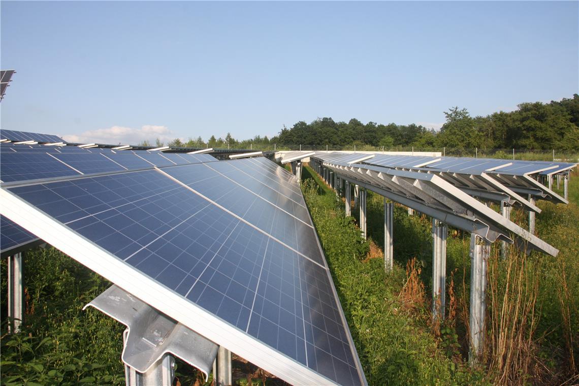 Beim Programm „Fotovoltaikcheck plus an Gebäuden“ wird der Ausbau von Dach-PV-Anlagen im Rems-Murr-Kreis durch die Beratung von Privatpersonen, Vereinen, Kommunen und Unternehmen gefördert. Symbolfoto: privat