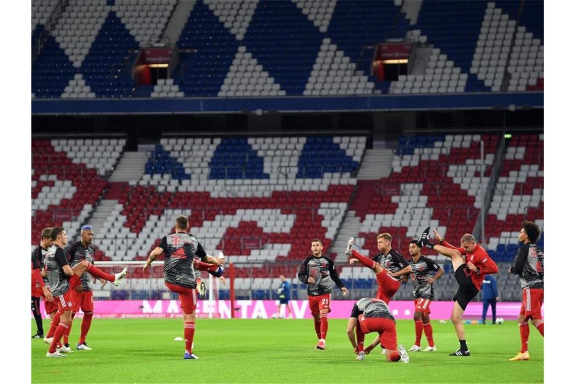 Beim Supercup zwischen Bayern und Dortmund bleiben die Tribünen leer. Foto: Matthias Balk/dpa