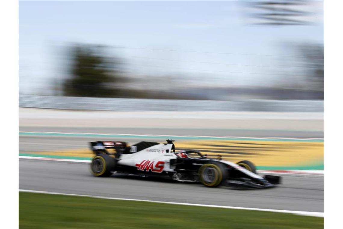 Beim Team Haas gibt es weitere Coronavirus-Verdachtsfälle. Foto: Joan Monfort/AP/dpa