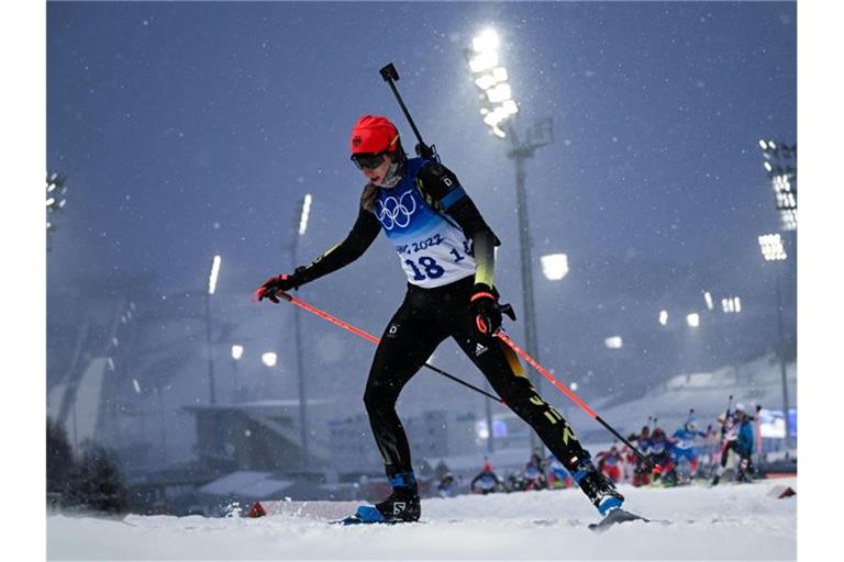 Beim Verfolgungsrennen mit Rang zwölf beste Deutsche Biathletin: Vanesa Voigt auf der Strecke. Foto: Hendrik Schmidt/dpa-Zentralbild/dpa