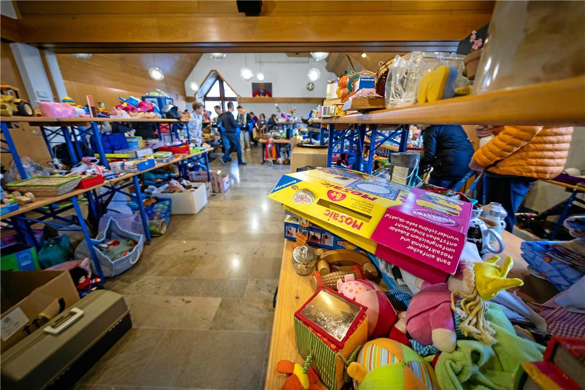Beim Verschenkmarkt in Oppenweiler kann man so manchen Schatz finden. Archivfoto: Alexander Becher