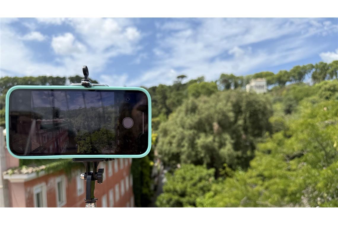 Touristen stürzen beim Selfie in Italien in Orchestergraben Beim Versuch, ein Selfie zu machen, sind zwei Touristen in Vicenza in den Orchestergraben eines Theaters gestürzt (Symbolfoto).