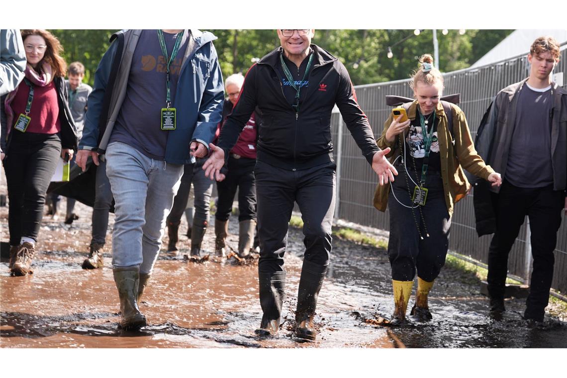 Beim Wackener Open Air Festival in Schleswig-Holstein kamen Ende Juli und Anfang August Schlammschutzmatten aus Moorgräsern zum Einsatz. Solche Produkte will Umweltminister Carsten Schneider fördern.