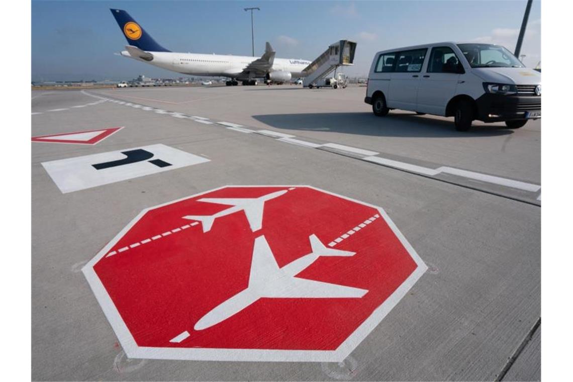 Beim Frankfurter Flughafenbetreiber Fraport stehen 4000 Stellen auf der Kippe. Foto: Frank Rumpenhorst/dpa/Archvibild