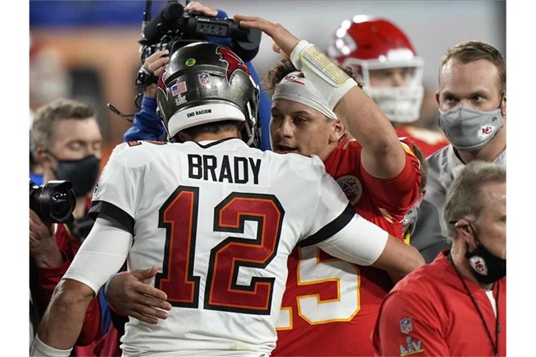 Bekam für seine herausragende Leistung Anerkennung von Quarterback-Kollege Patrick Mahomes: Superstar Tom Brady. Foto: David J. Phillip/AP/dpa