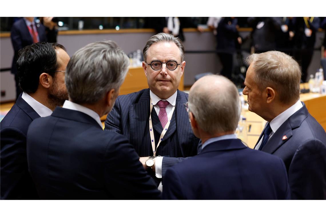 Belgiens Premier Bart De Wever will springen, wenn alle zusammen den Fallschirm stellen.