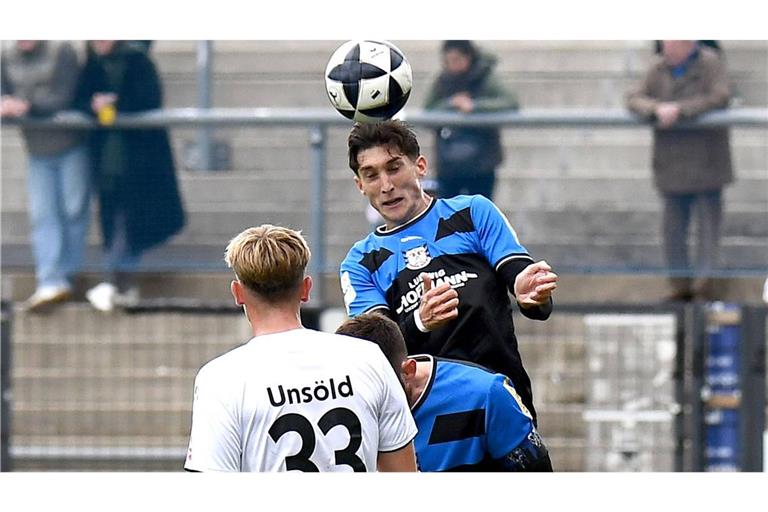 Ben-Luca Fischer (re.) wechselt zu den Kickers.          


Archivfoto: IMAGO/Jan Huebner