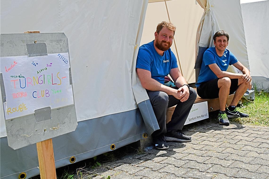 Benedikt Engele (links) und Jonas Blaschke sind zuversichtlich, als Doppelspitze die Herausforderungen zu meistern. Foto: Tobias Sellmaier