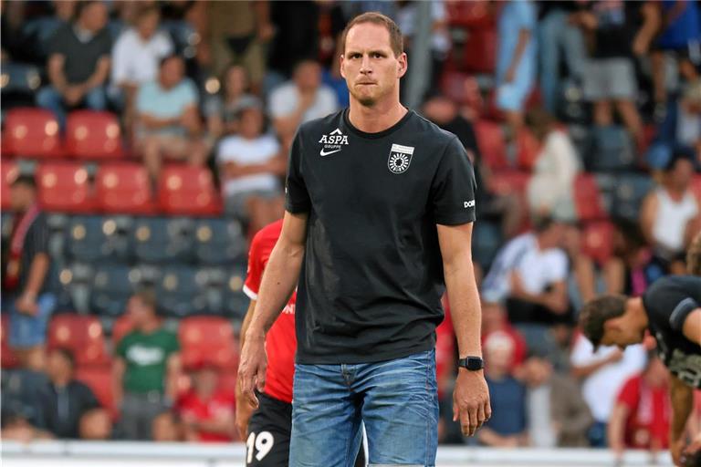 Benedikt Röcker als Funktionär in Großaspach –  zuvor war er unter anderem Profi beim VfB Stuttgart und in Fürth. Foto: Alexander Becher