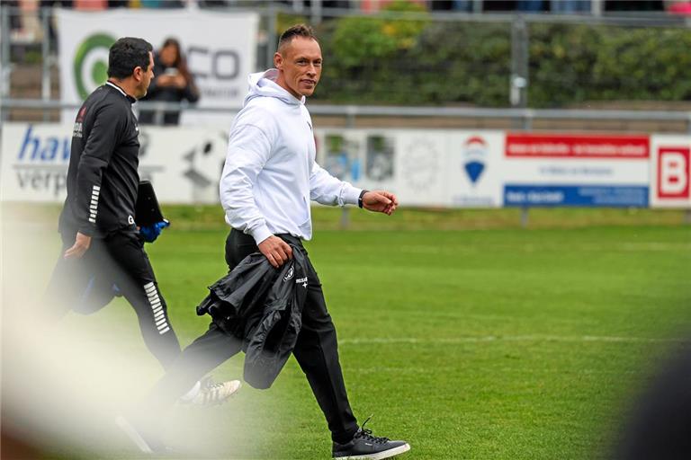 Beniamino Molinari entdeckt in Backnang viele bekannte Gesichter. Foto: Alexander Becher