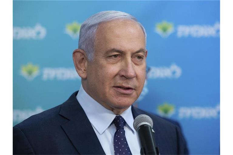 Benjamin Netanjahu, Ministerpräsident von Israel, will die diplomatischen Beziehungen zu den Vereinigten Arabischen Emiraten vertiefen. Foto: Alex Kolomoisky/Pool Yediot Aharonot/AP/dpa/Archivbild