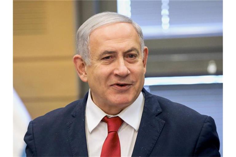 Benjamin Netanjahu, Premierminister von Israel, spricht während der Fraktionssitzung der Likud-Partei, vor der Vereidigung des 22. israelischen Parlaments (Knesset). Foto: Ilia Yefimovich/dpa