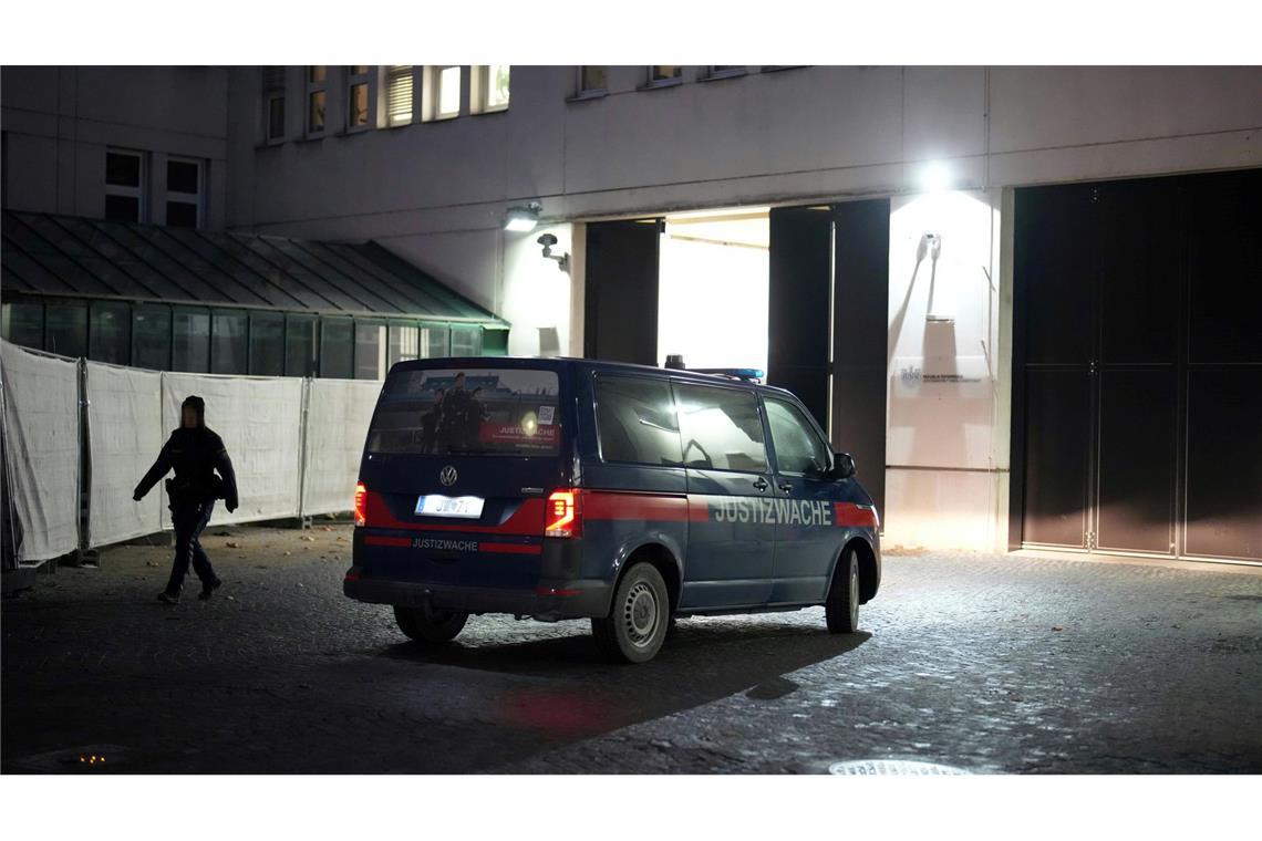 Signa-Gründer Benko festgenommen - U-Haft beantragt Benko wurde von Innsbruck in diese Justizvollszugsanstalt in Wien überstellt.