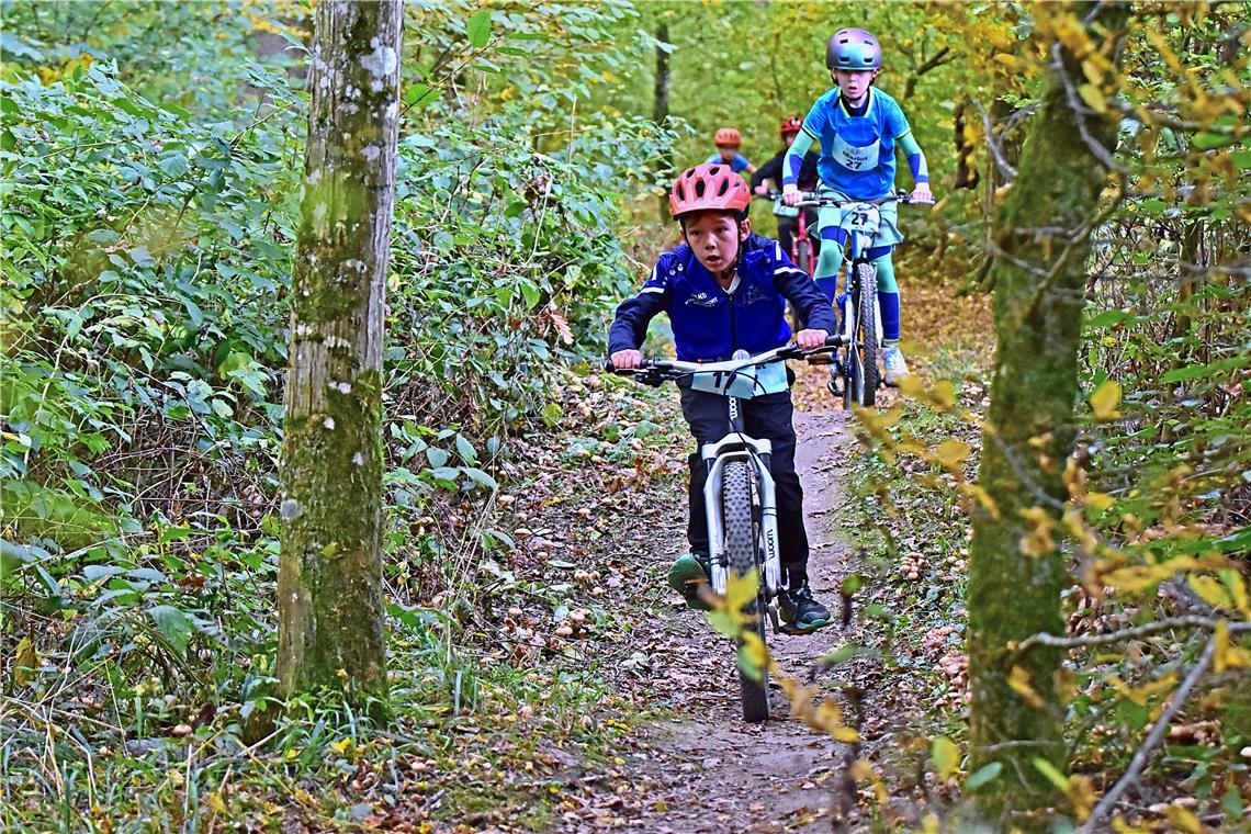 Bennet Späth (Nr. 17, TC Backnang). Kinder Crossduathlon Backnang 2025 rund um d...