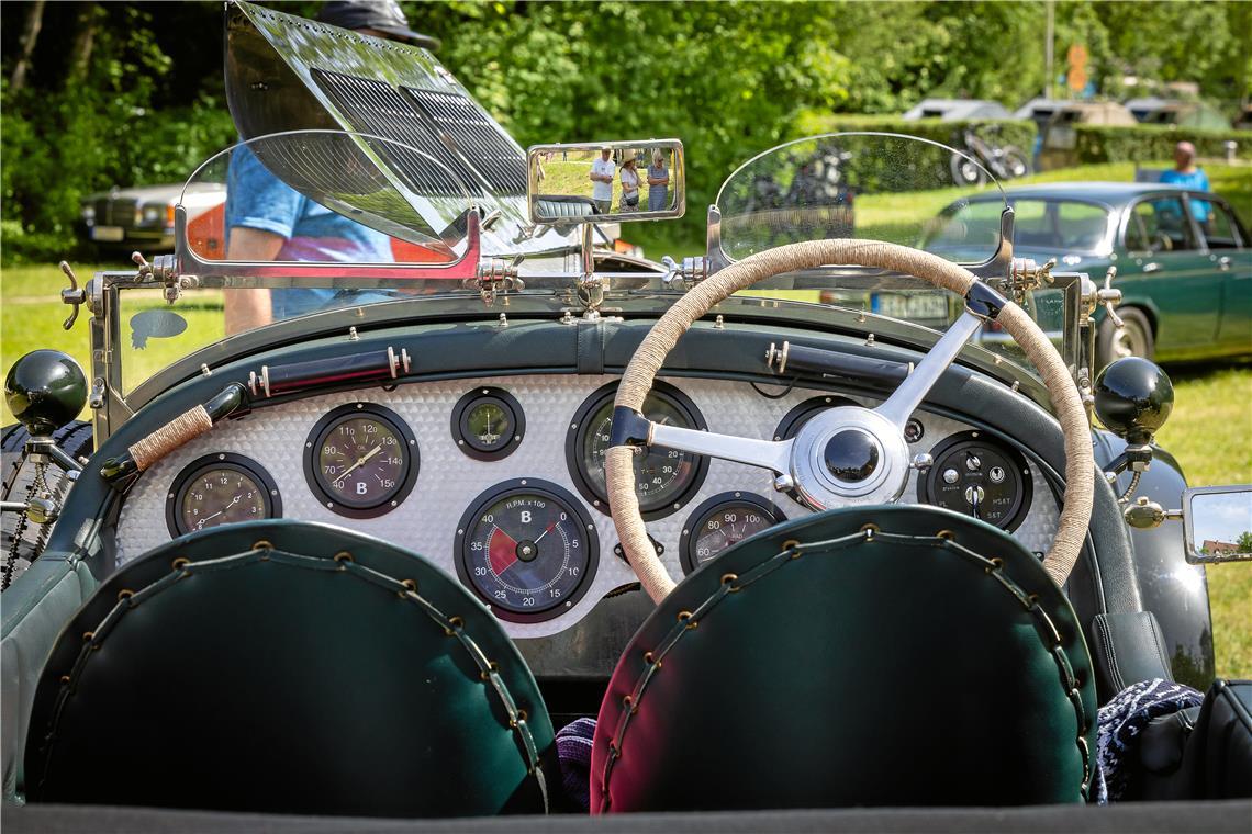 Bentley Cockpit 