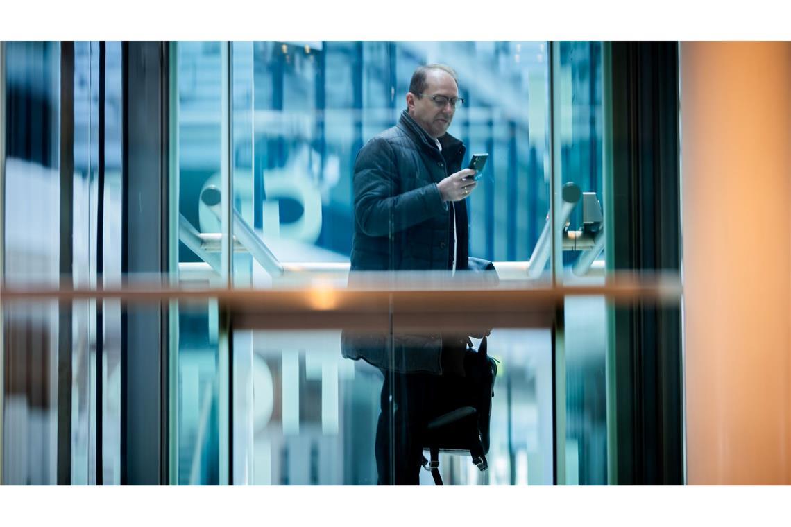 Koalitionsverhandler beraten knapp fünf Stunden Beraten wurde erneut in der SPD-Zentrale.