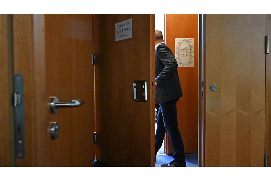 Beratungen hinter verschlossener Tür.