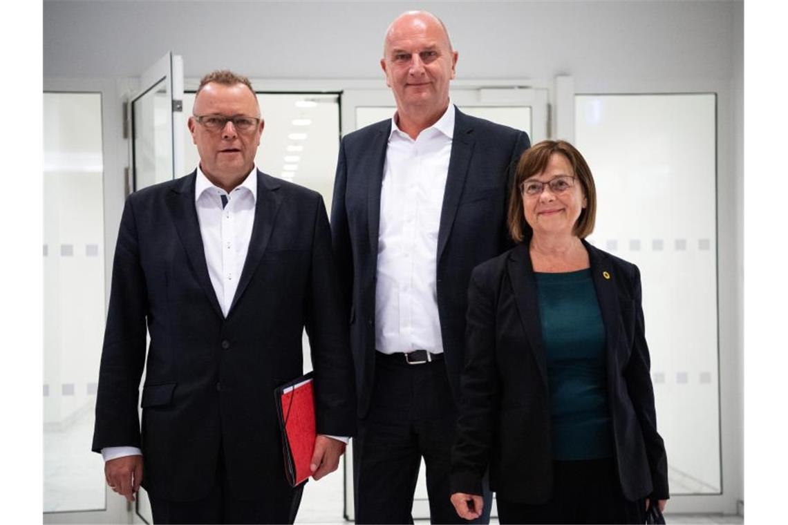 Bereit zu Koalitionsverhandlungen: Dietmar Woidke (M.), Ministerpräsident und Brandenburger SPD-Chef, Grünen-Fraktionschefin Ursula Nonnemacher und Michael Stübgen, kommissarischer Vorsitzender der CDU Brandenburg. Foto: Soeren Stache