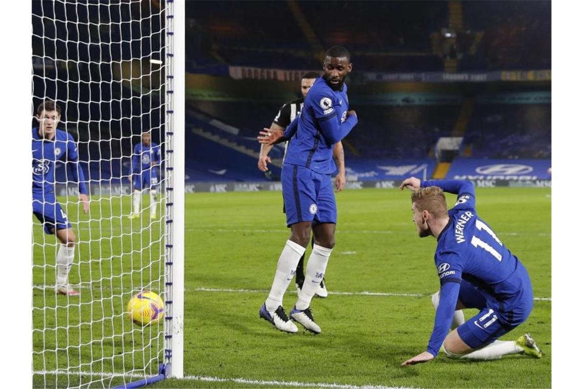 Bereitete das erste Chelsea-Tor vor und erzielte das zweite selbst: Timo Werner (r). Foto: Adrian Dennis/PA Wire/dpa