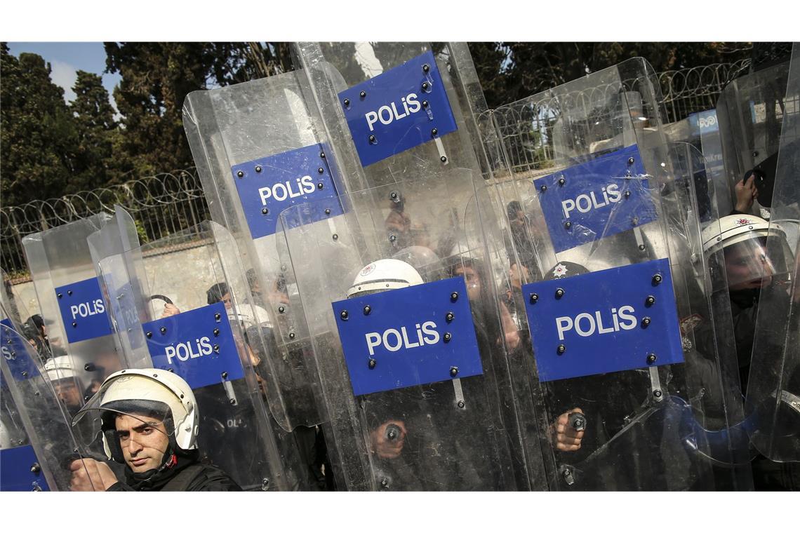 Festnahmen in Istanbul wegen Aufrufs zu 1. Mai-Demonstrationen Bereits in der Vergangenheit war es in der Türkei bei 1. Mai-Demonstrationen zu Ausschreitungen und Festnahmen zu kommen, wie hier im Jahr 2022.
