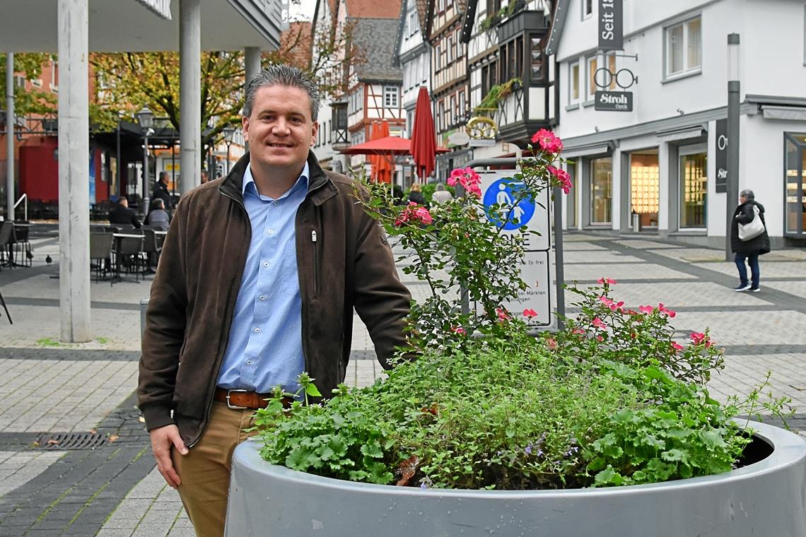 Bereits schon wieder Vergangenheit: Matthias Friedrich als Stadtmarketingchef in Backnang. Vor kurzem schwärmte er noch von der Backnanger Innenstadt. Nun müssen andere deren Vorzüge nach außen tragen. Foto: Tobias Sellmaier