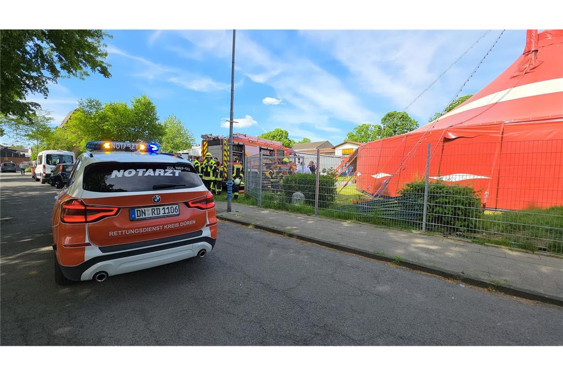17 Kinder bei Brand eines Zirkuszelts verletzt Bereits vor dem Eintreffen der Feuerwehr konnte das Feuer gelöscht werden.