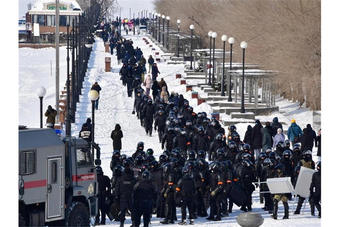 Bereitschaftspolizei in Wladiwostok im Osten Russlands. Foto: Yuri Smityuk/TASS/dpa