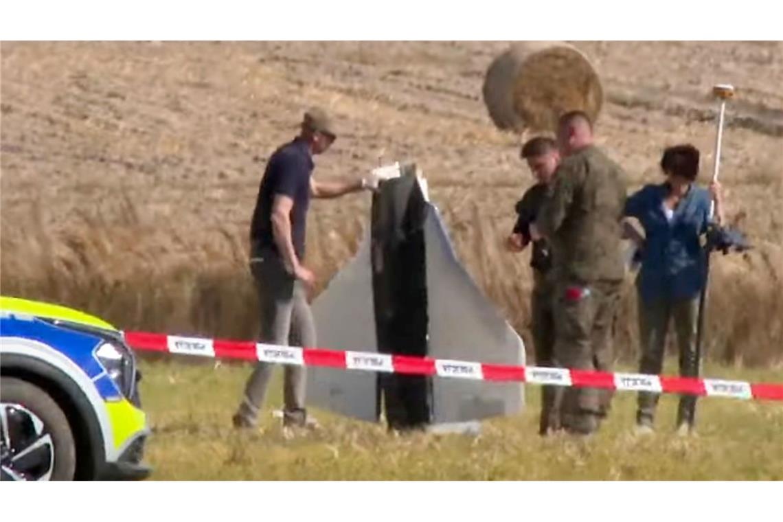 Bergung einer beschädigten Drohne in Polen. (Archivbild)