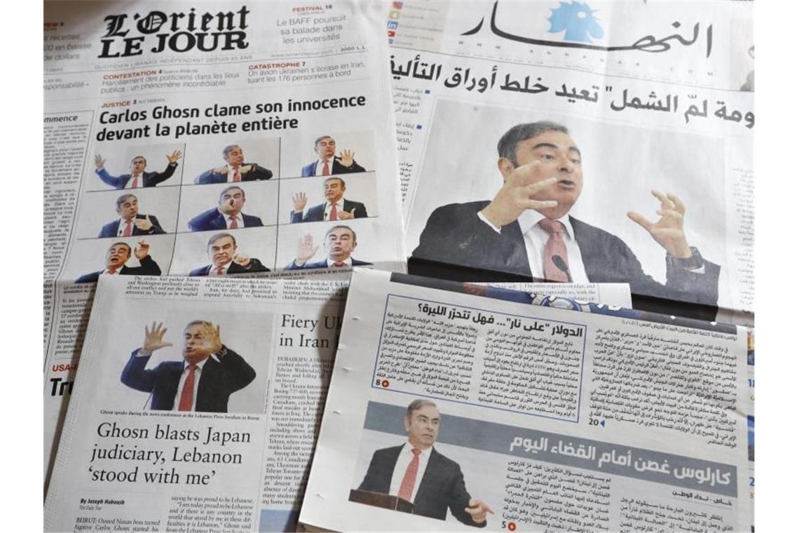 Ausreisesperre gegen Ex-Automanager Ghosn Berichte über den Fall Ghosn in libanesischen Tageszeitungen am Tag nach der Pressekonfeerenz in Beirut. Foto: -/kyodo/dpa