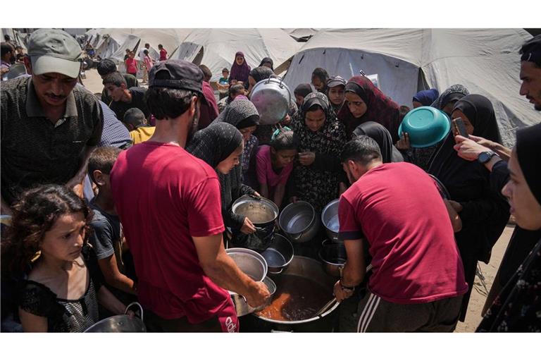 Berichten von UN-Organisationen zufolge hungern mittlerweile so gut wie alle Bewohner Gazas.