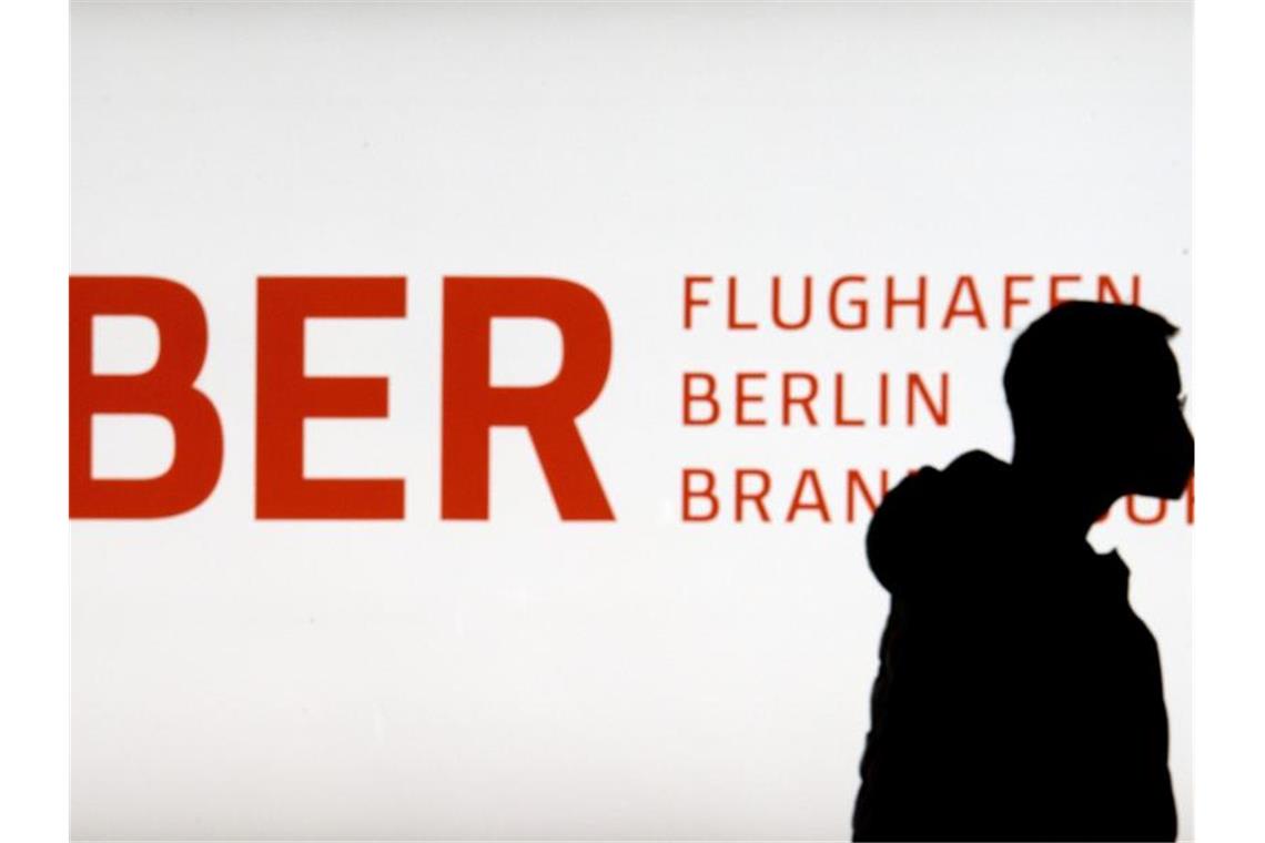 Flughafen BER soll weiter staatliches Geld erhalten Berlin, Brandenburg und der Bund wollen für den Flughafen BER weiter finanziell einstehen. Foto: Soeren Stache/dpa-Zentralbild/dpa