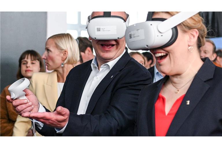 Berlins Regierender Bürgermeister Kai Wegner (CDU) und Wirtschaftssenatorin Franziska Giffey (SPD) sehen Berlin als wichtigsten Gaming-Standort Deutschlands.