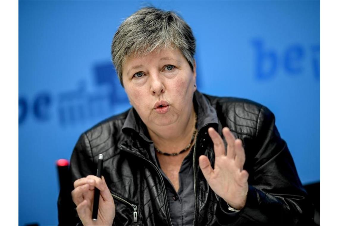 Senatorin: Mietniveau in Berlin ist aus den Fugen geraten Berlins Stadtentwicklungssenatorin Katrin Lompscher: „Politik hat die Verantwortung dafür zu sorgen, dass sich Menschen ein Dach über dem Kopf leisten können.“. Foto: Britta Pedersen/dpa-Zentralbild/dpa