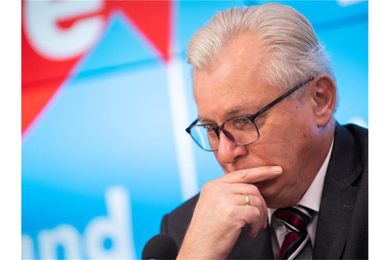 Bernd Gögel, Vorsitzender der AfD-Fraktion im Landtag von Baden-Württemberg, nimmt an der Pressekonferenz der AfD-Landtagsfraktion Baden-Württemberg teil. Foto: Tom Weller/dpa/Archivbild