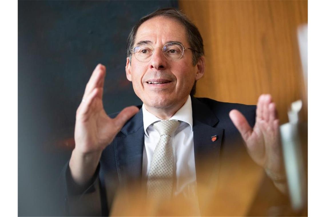 Für Heidenheims OB passt die Ostalb gut ins Fußball-Oberhaus Bernhard Ilg (CDU), Oberbürgermeister der Stadt Heidenheim an der Brenz. Foto: Tom Weller/dpa