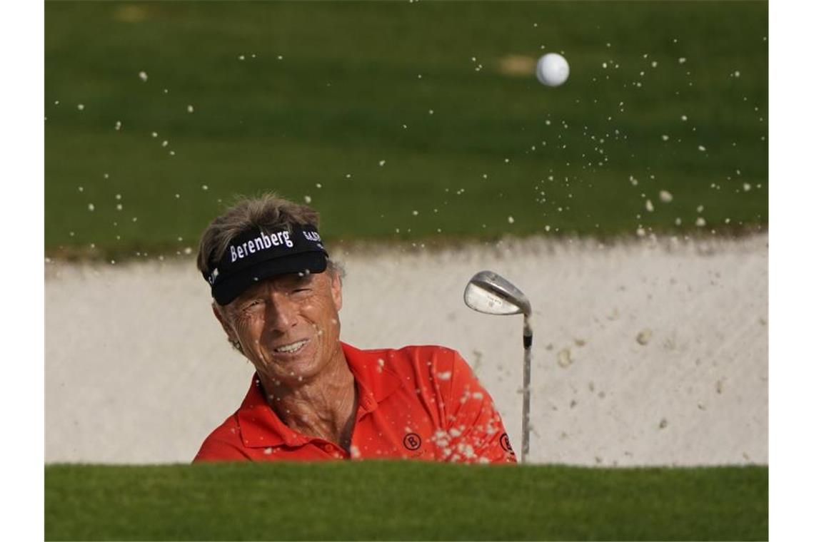 Golf-Senior Langer sorgt beim Masters für Rekorde Bernhard Langer schaffte beim Masters als ältester Spieler der Turniergeschichte den Cut. Foto: Chris Carlson/AP/dpa