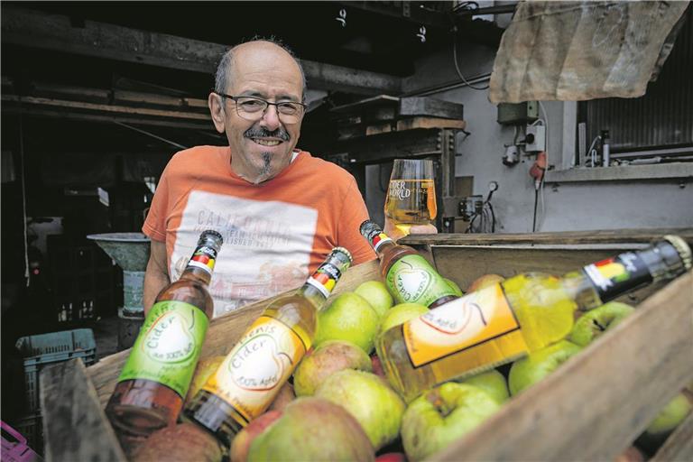 Bernhard Müller aus Leutenbach stellt preisgekrönten Cider her. Foto: Alexander Becher