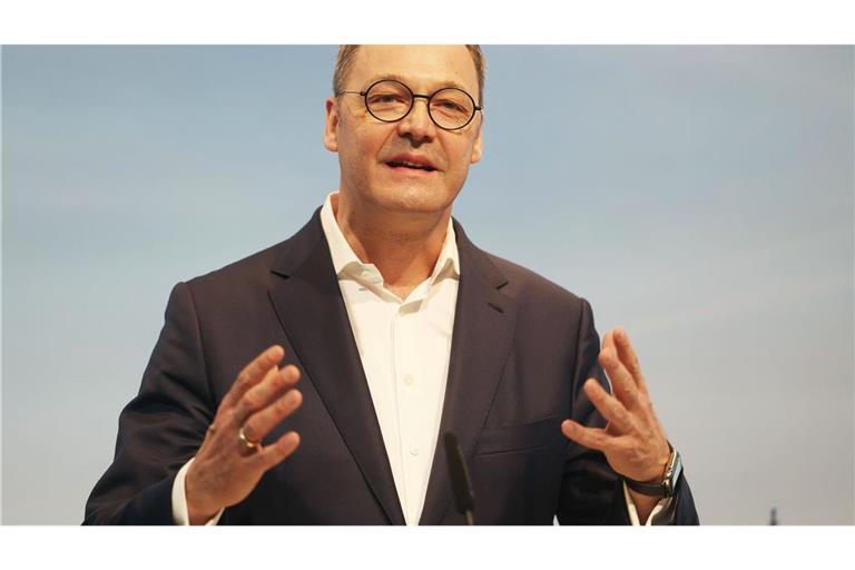 Bernhard Osburg wird neuer Chef der Bahn-Güterverkehrstochter DB Cargo. (Archivbild)