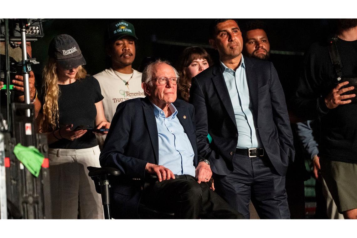 Coachella-Festival: Pop, Promis und ein bisschen Politik Bernie Sanders kündigte den Auftritt der Sängerin Clairo an.