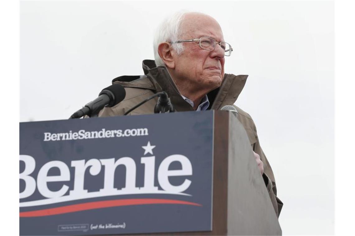 Sanders steigt aus US-Präsidentschaftsrennen aus Bernie Sanders zieht sich aus dem Rennen um die demokratische Präsidentschaftskandidatur zurück. Foto: George Frey/FR10102 AP/dpa