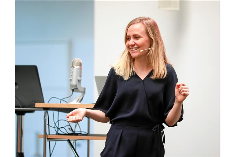 Beruflich arbeitet Miriam Steckl auf dem Gebiet des Designthinkings in multidisziplinären Teams zur Produkt- und Ideenentwicklung. Auch das hat sie geprägt, sagt sie. Foto: A. Becher